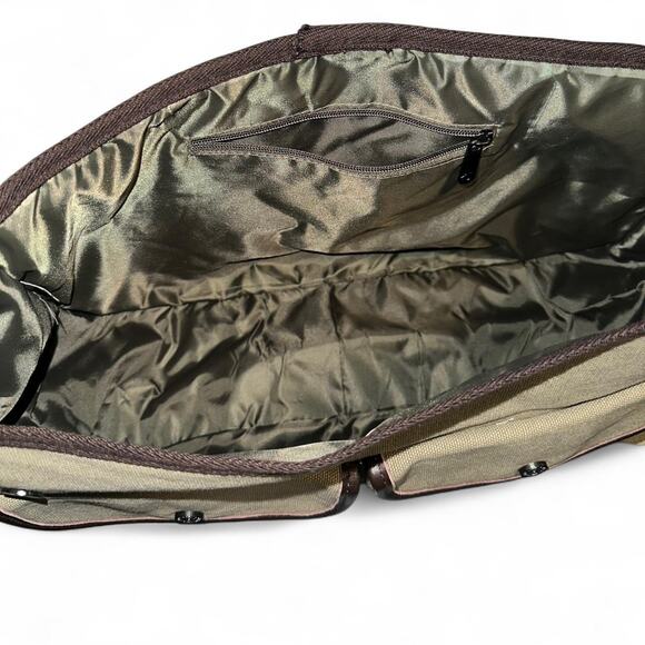 True religion messenger bag - Picture 4 of 7